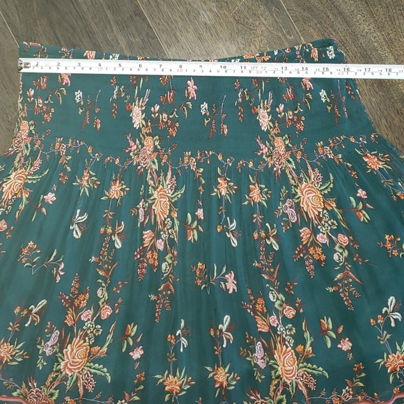 Skirt - Picture 4 of 8